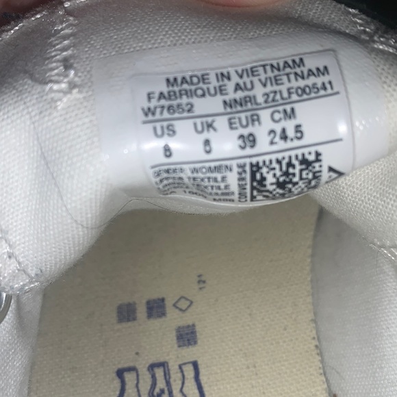 Converse! - Picture 2 of 2